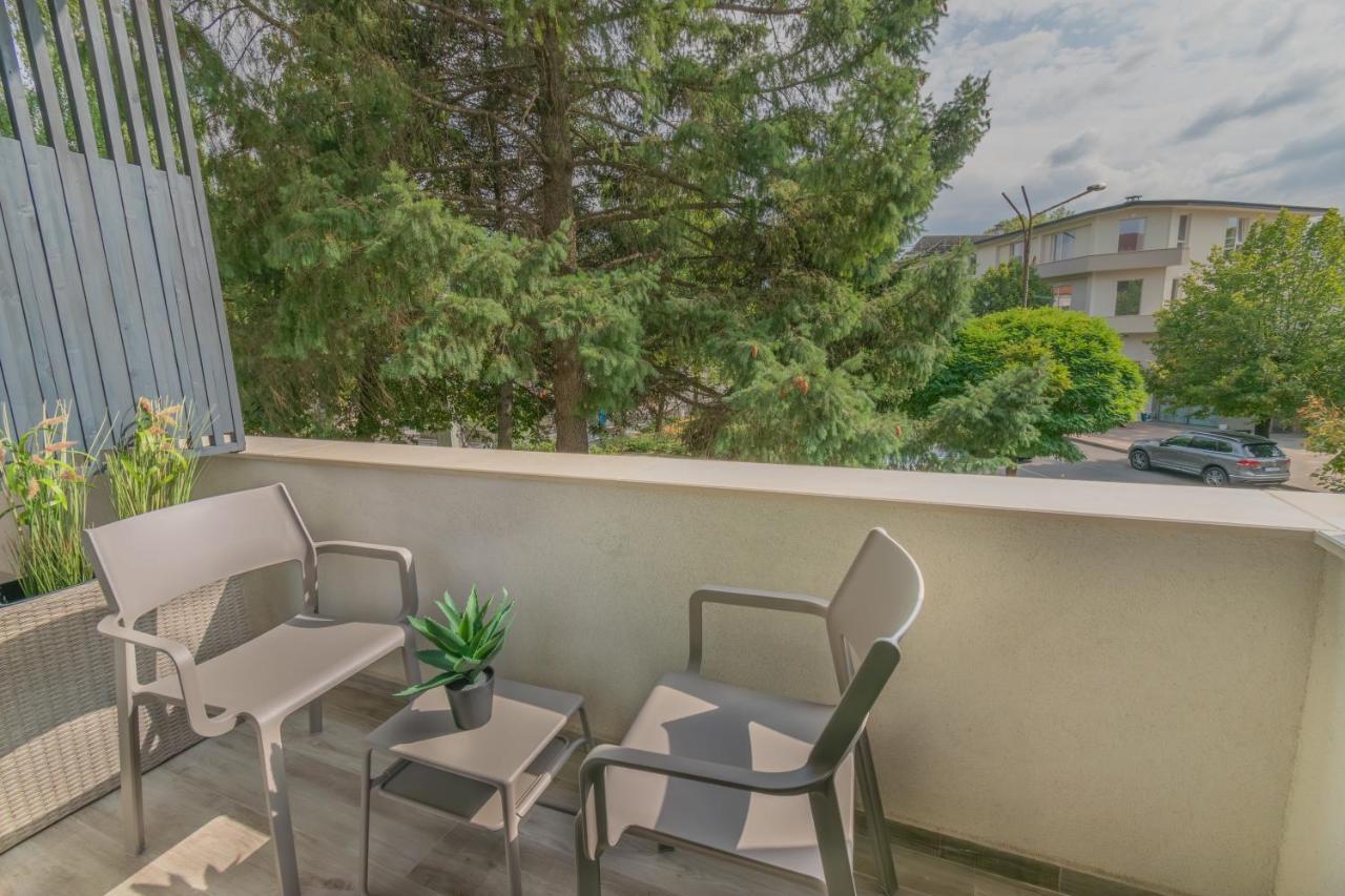 Hotel Osetia Garden モムチルグラト エクステリア 写真