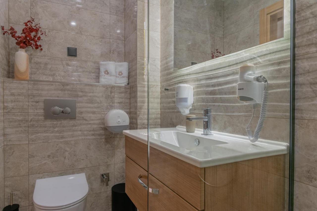Hotel Osetia Garden モムチルグラト エクステリア 写真