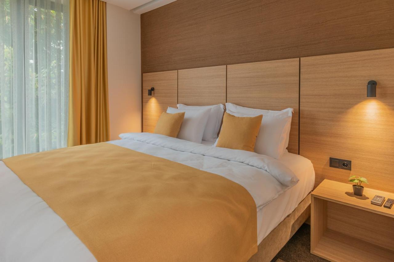 Hotel Osetia Garden モムチルグラト エクステリア 写真
