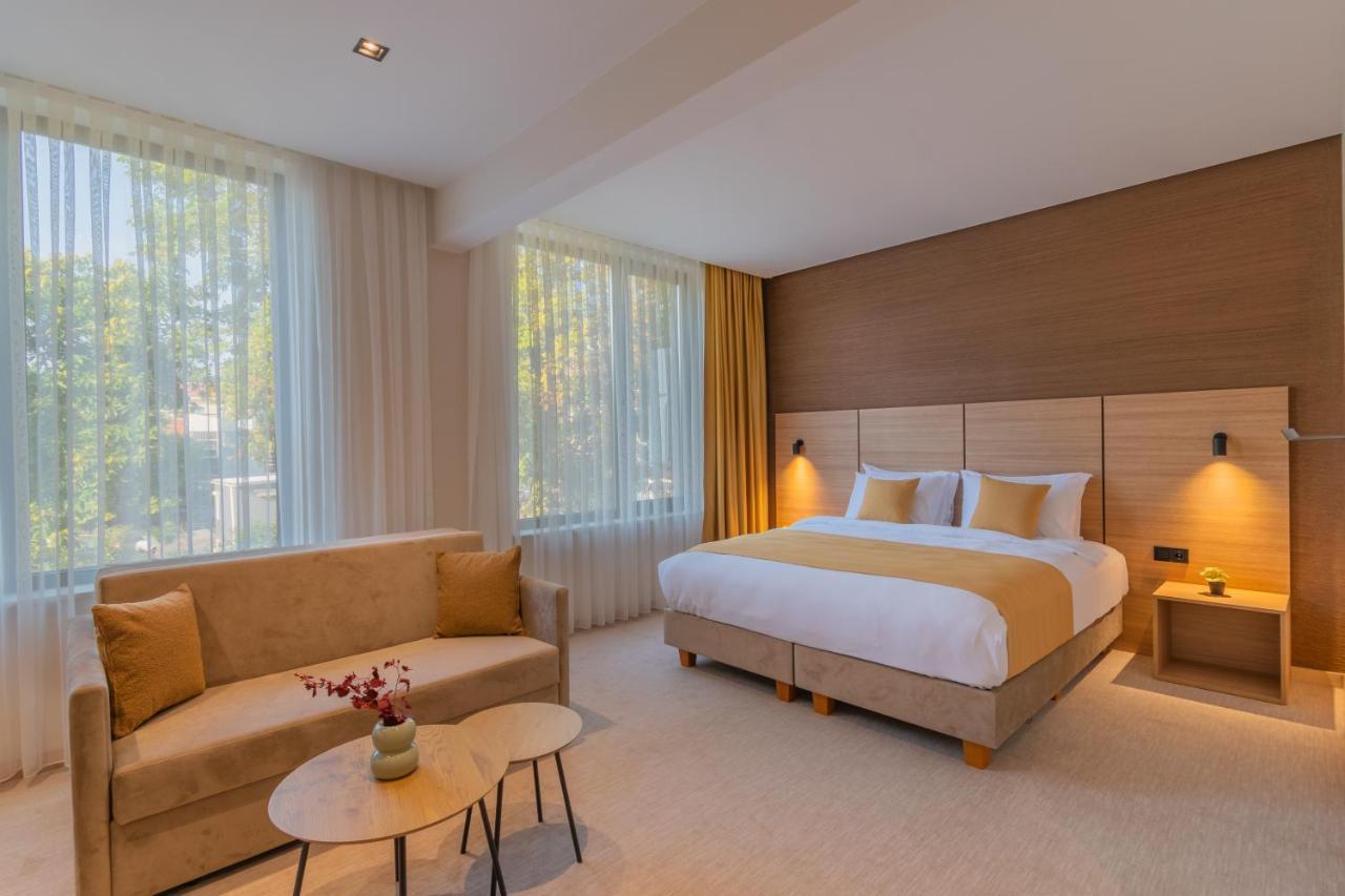 Hotel Osetia Garden モムチルグラト エクステリア 写真