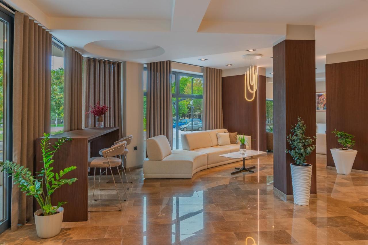 Hotel Osetia Garden モムチルグラト エクステリア 写真