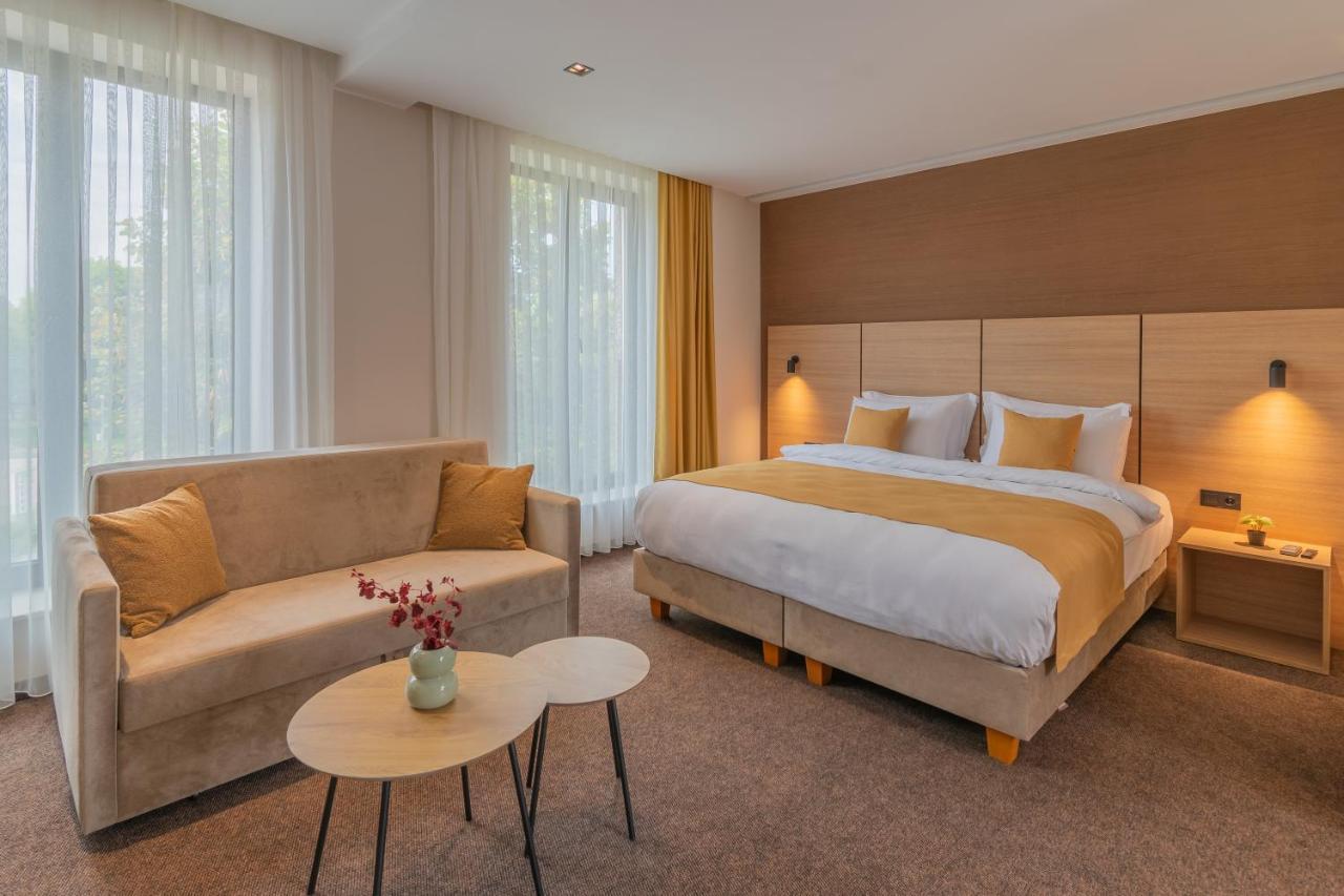 Hotel Osetia Garden モムチルグラト エクステリア 写真