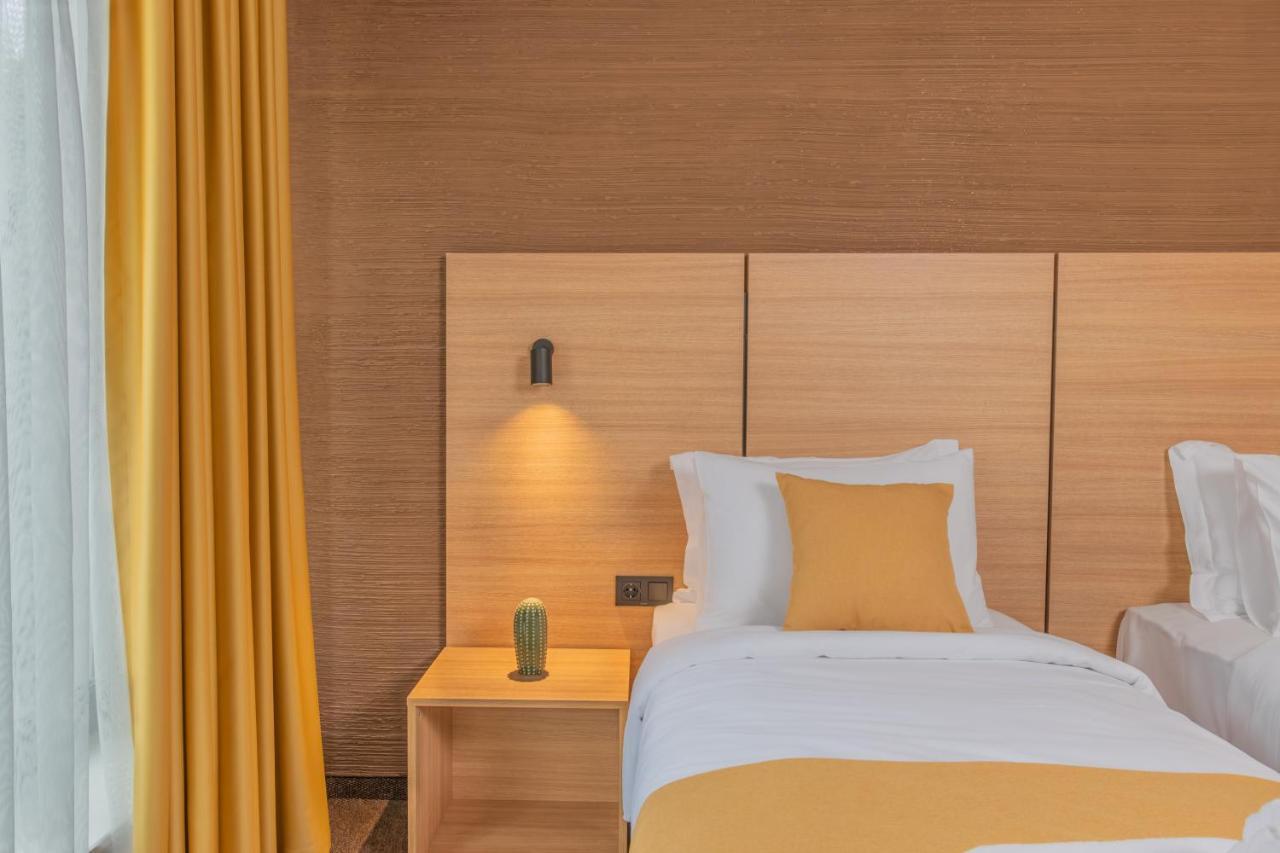 Hotel Osetia Garden モムチルグラト エクステリア 写真