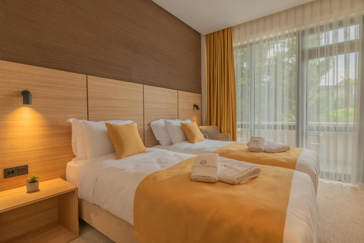 Hotel Osetia Garden モムチルグラト エクステリア 写真