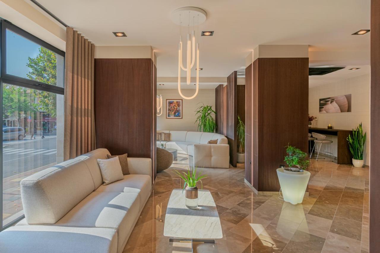 Hotel Osetia Garden モムチルグラト エクステリア 写真