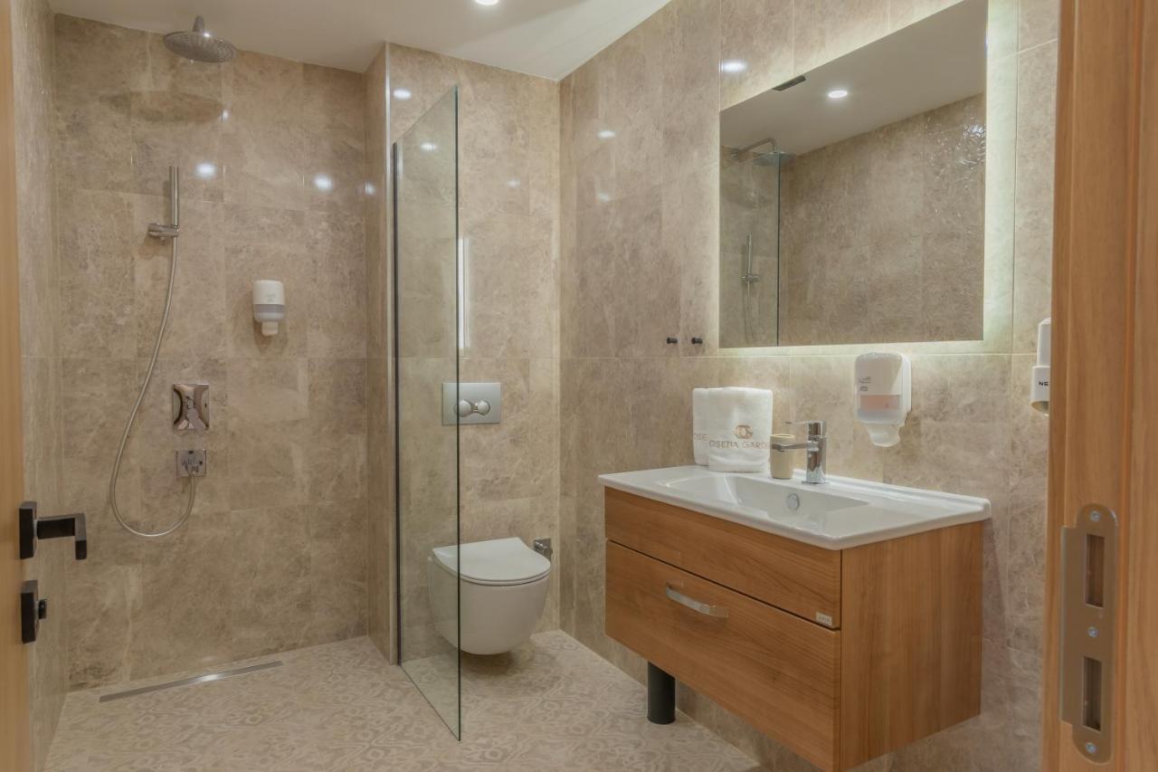 Hotel Osetia Garden モムチルグラト エクステリア 写真