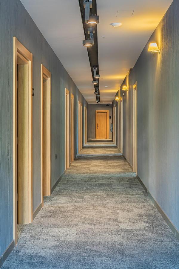 Hotel Osetia Garden モムチルグラト エクステリア 写真