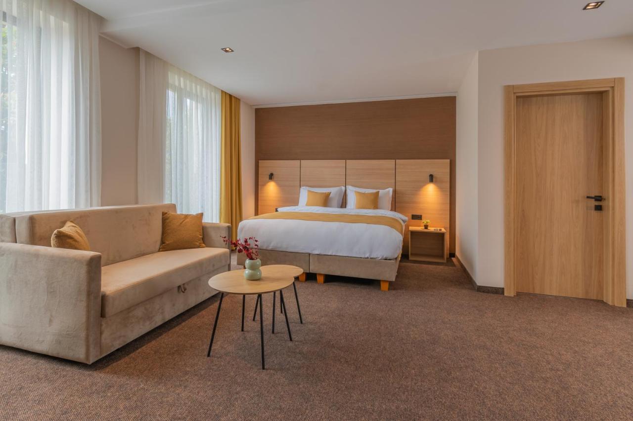 Hotel Osetia Garden モムチルグラト エクステリア 写真