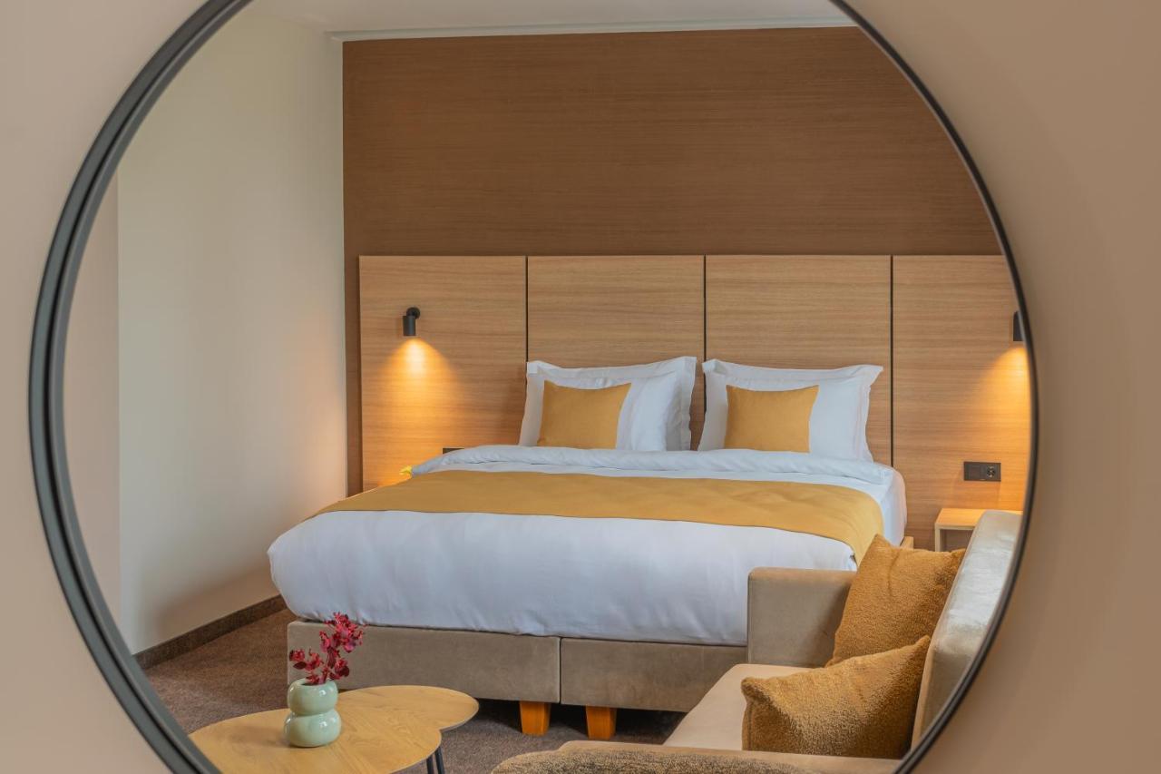Hotel Osetia Garden モムチルグラト エクステリア 写真