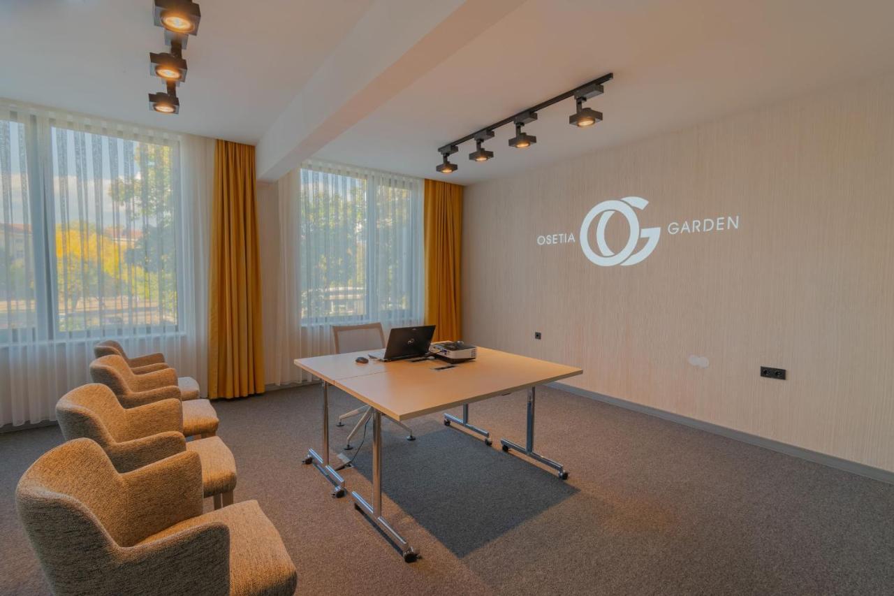Hotel Osetia Garden モムチルグラト エクステリア 写真