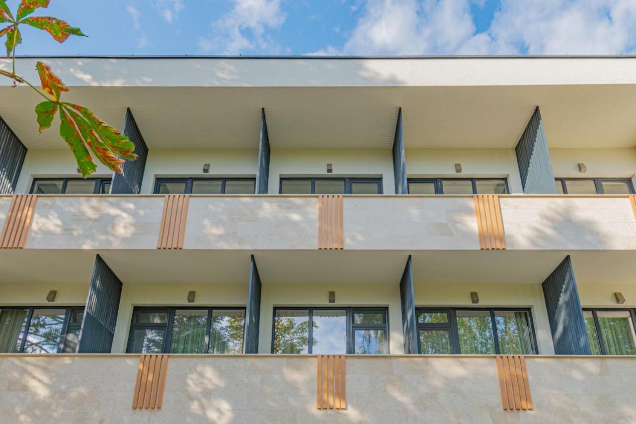 Hotel Osetia Garden モムチルグラト エクステリア 写真